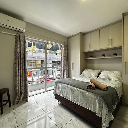 Ferienwohnung Ma01- Kitnet Com Ar | Vista Big Wheel | Garagem Balneário Camboriú Exterior foto